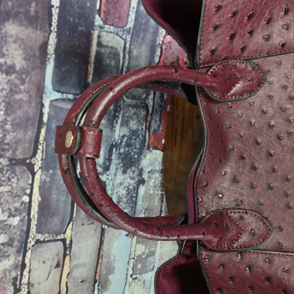 Ostrich Embossed Faux Leather Tote Bag - Picture 9 of 10